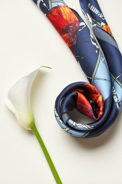 Premium silk scarf "Poppy Flower" 65-10 photos